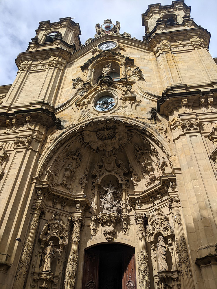 facade of the basilica de santa maria in the old town of san sebastian