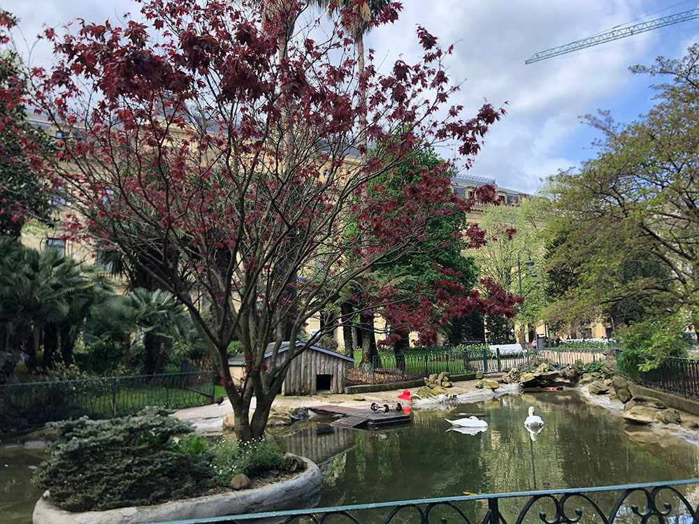 Plaza Guipuzcoa jardines en san sebastian