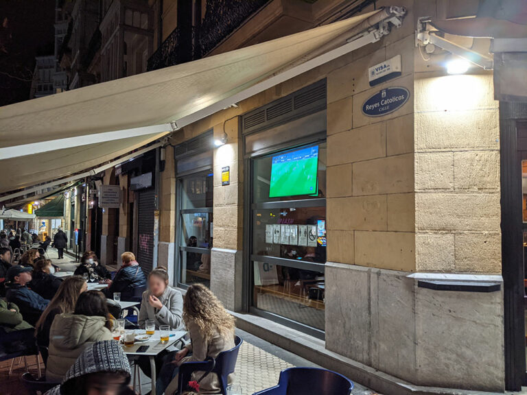 San Sebastian Nightlife The Best Places To Go Discover Donosti